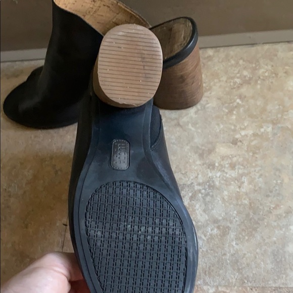 Leather and wood mules - Picture 5 of 5